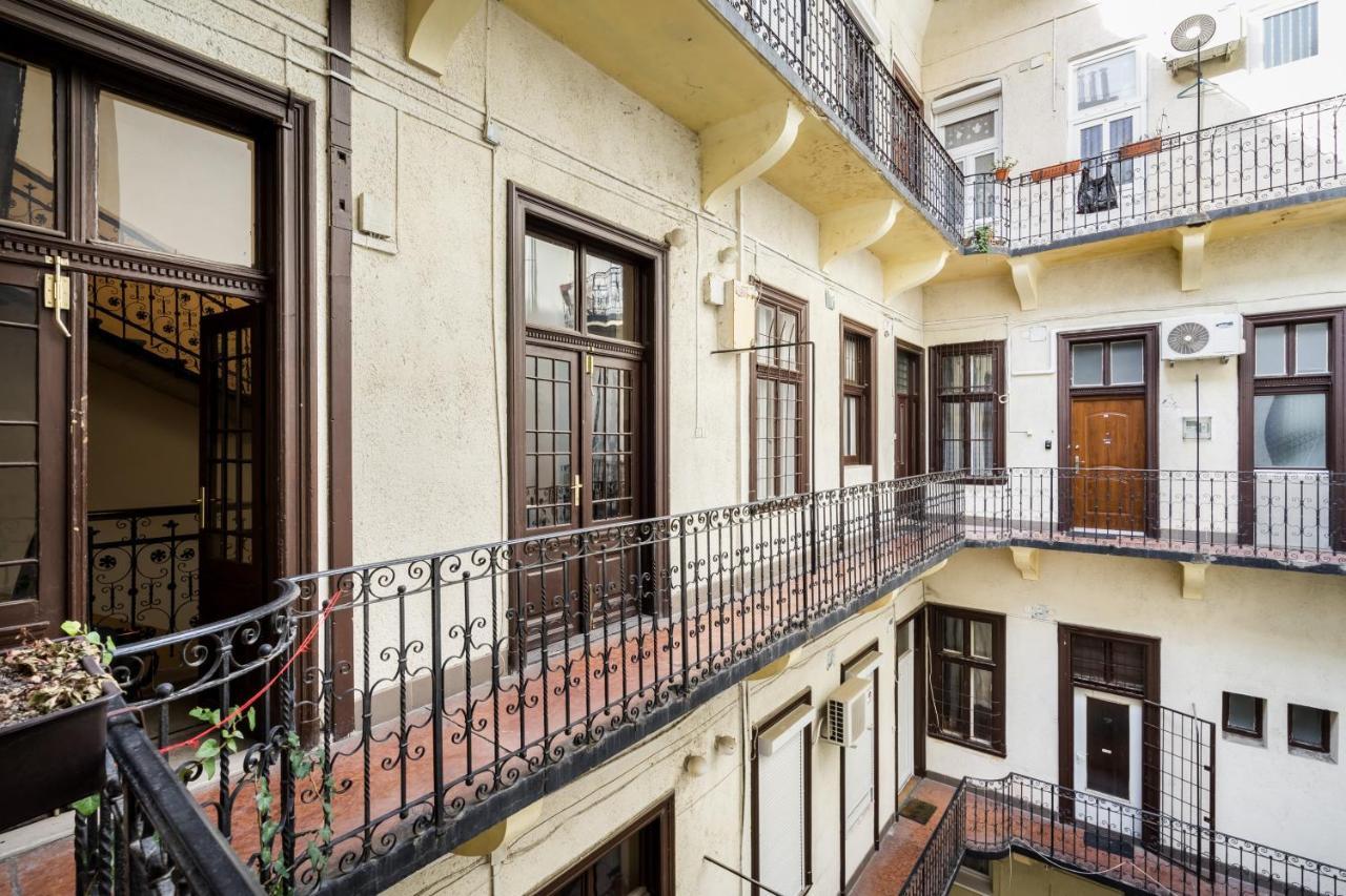 Bpr Vinyl Style Studio Home With A/C Budapest Exteriör bild